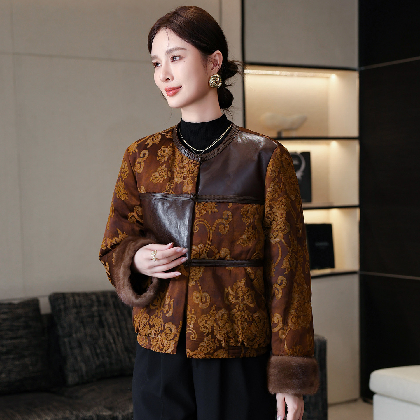 新中式国风羽绒服女短款2025新款冬洋气高端海宁鹅绒中年妈妈外套