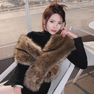 毛毛披肩秋冬仿狐狸毛时髦洋气皮草晚礼服加厚出片大斗篷围巾围脖
