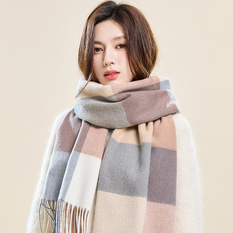 中老年人格纹羊毛围巾