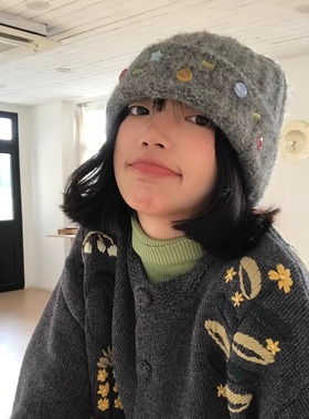 灰色糖果纯手工纽扣护耳毛线帽秋冬保暖显脸小独特漂亮的包头冷帽