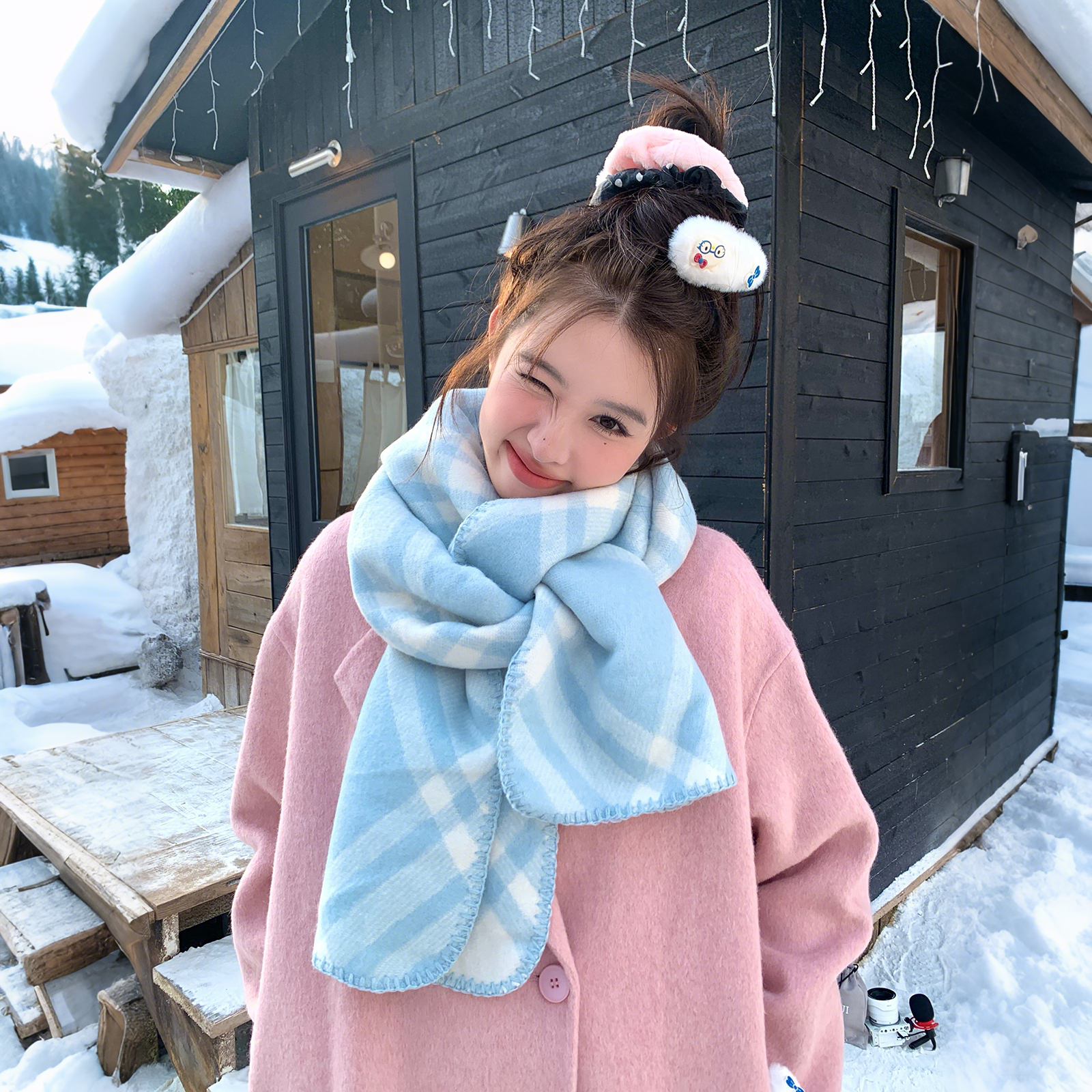 【新款推荐】蓝色格纹羊绒围巾