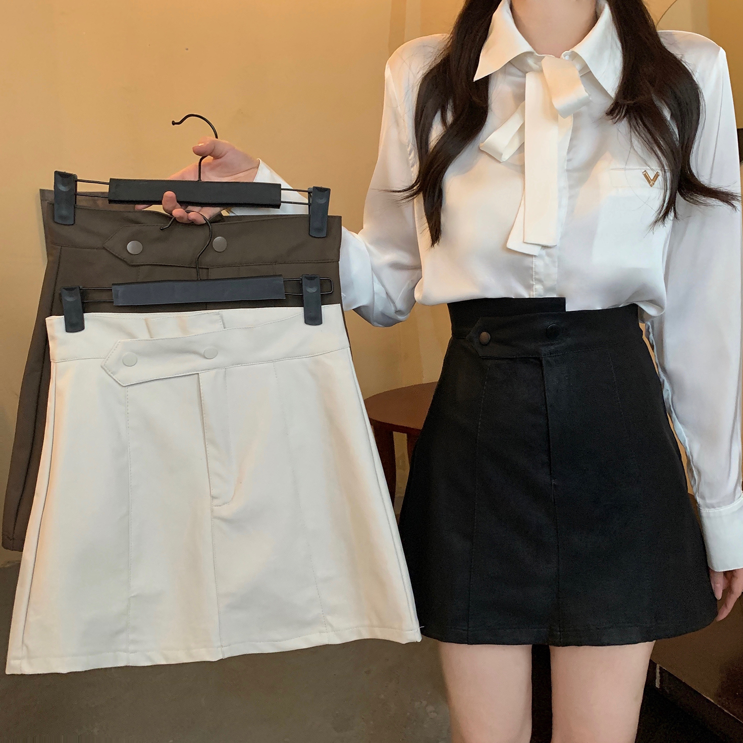 小吉家大码女装秋季新款胖妹妹PU皮裙短裙高腰显瘦百搭半身裙