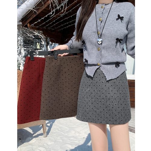 小吉家大码女装秋冬新款加厚高腰显瘦波点短裙百搭a字裙子半身裙