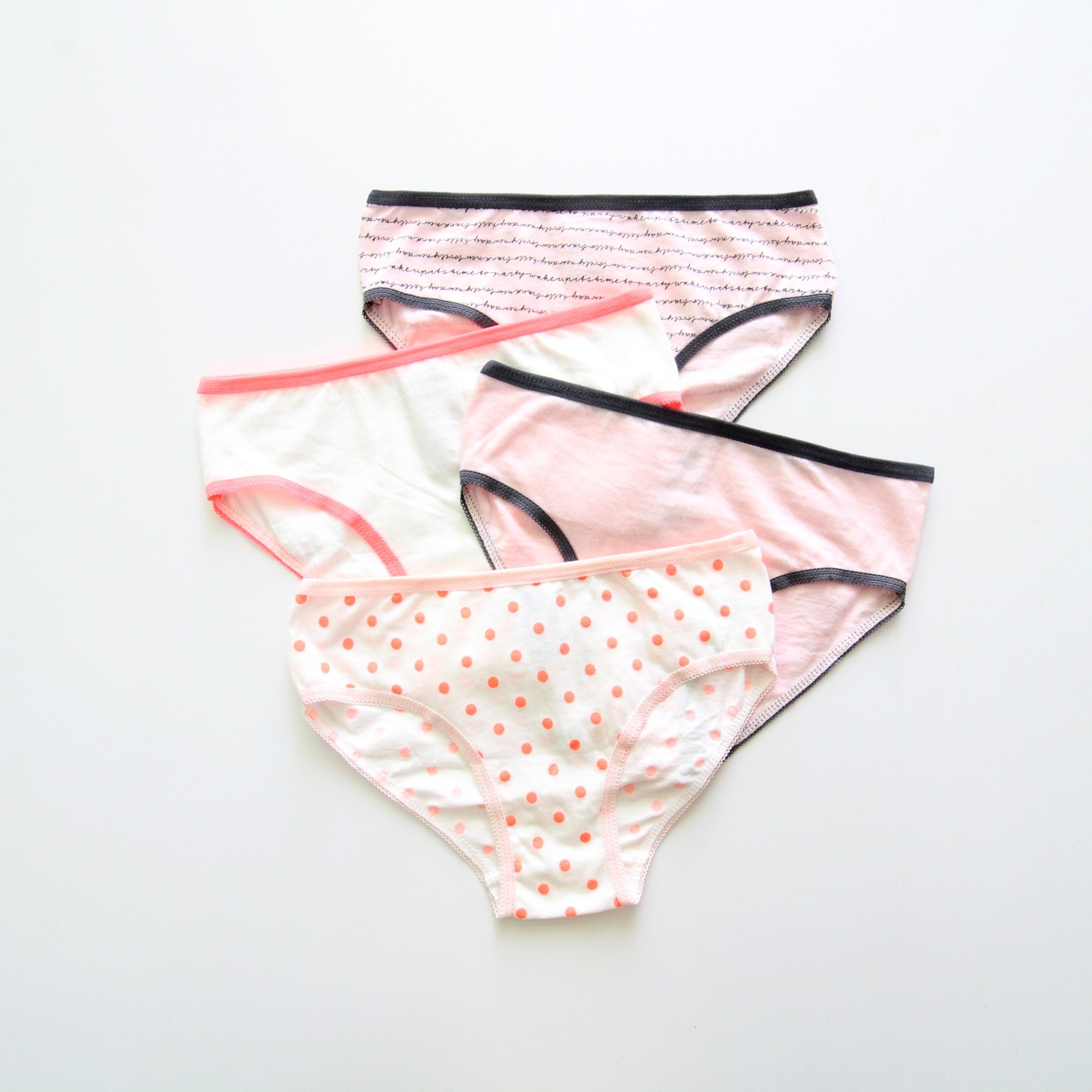 微瑕疵女童内裤纯棉舒适三角裤甜美可爱波点纯色字母中小童短裤头,童装/婴儿装/亲子装,内裤,淘宝优惠券,粉丝福利购,淘宝优惠卷