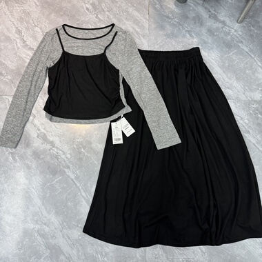 9.13衣z期 撞色圆领假两件长袖女纯欲修身显瘦上衣+半身长裙套装