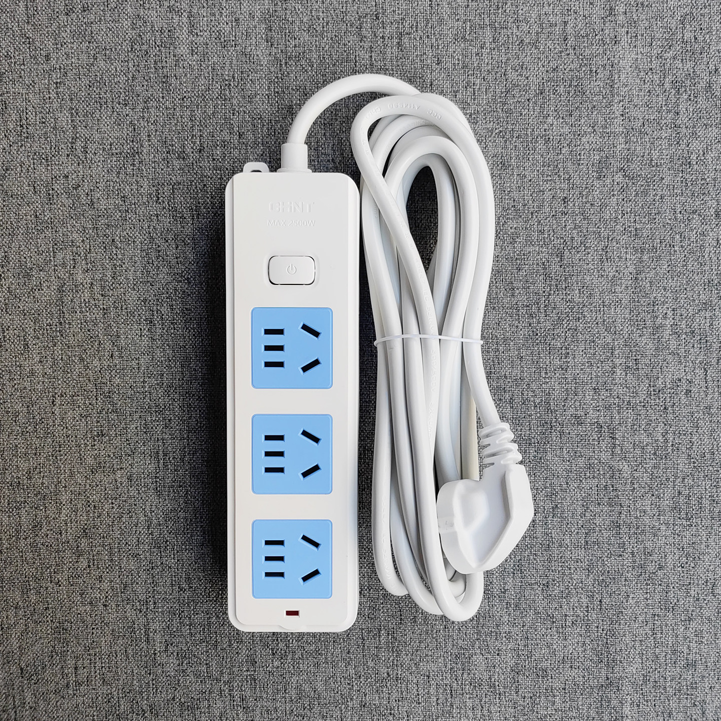 正泰带线排插拖线板 带线1.8米三位二三插五孔10A插线板 三位五孔