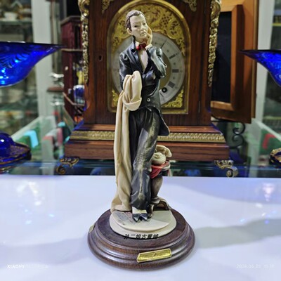 意大利Capodimonte卡波迪蒙特艺术大师制作复古绅士理发师带签名