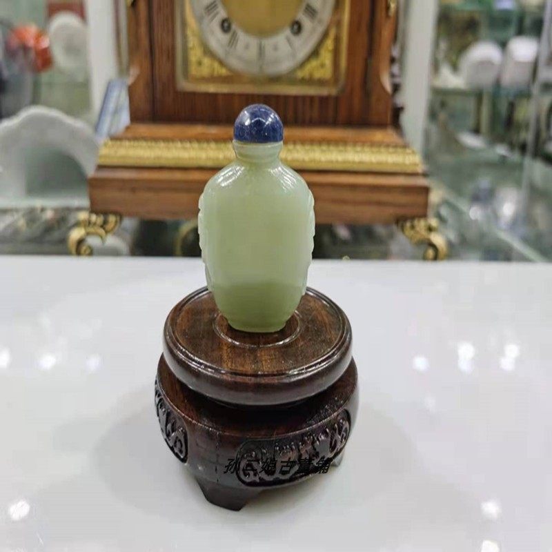 英国回流中国出口创汇期外销精品天然和田青白玉雕刻鼻烟壶收藏品