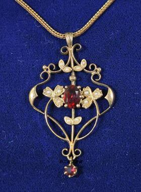 英国9K黄金天然蓝宝石钻石吊坠