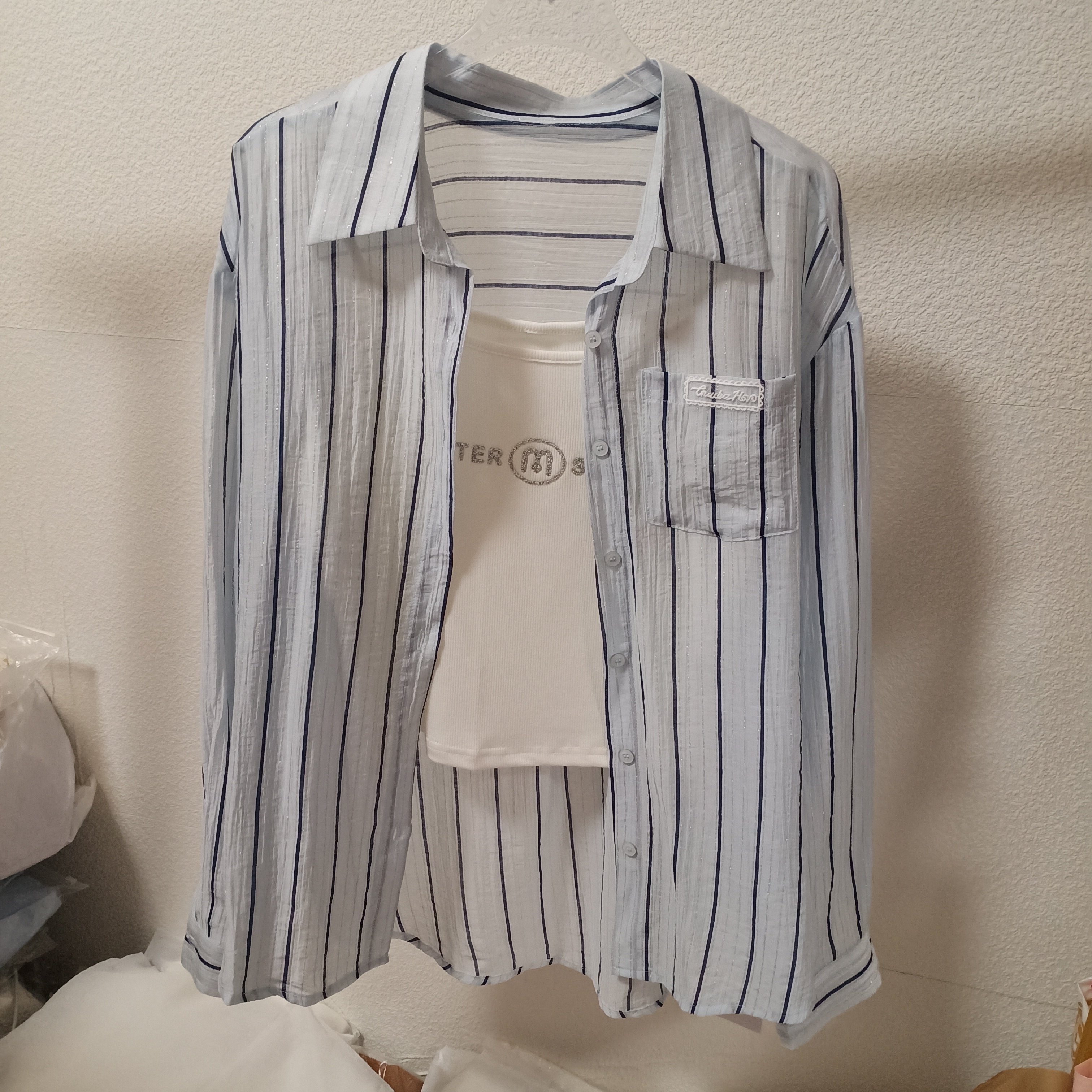 新款细闪条纹衬衫女+字母吊带上衣两件套小背心宽松薄款衬衣套装