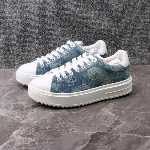 女鞋夏季透气款轻便运动鞋