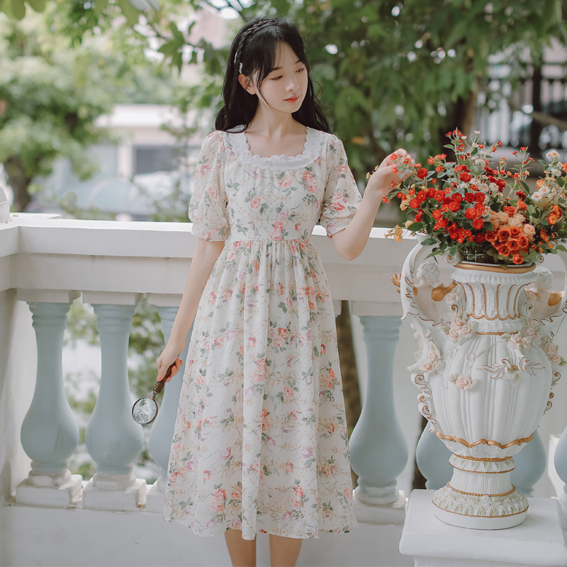 Big photo French retro floral square collar dress