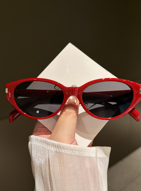 复古猫眼墨镜女红色太阳镜高级感小脸凹造型防晒遮阳潮2025年新款