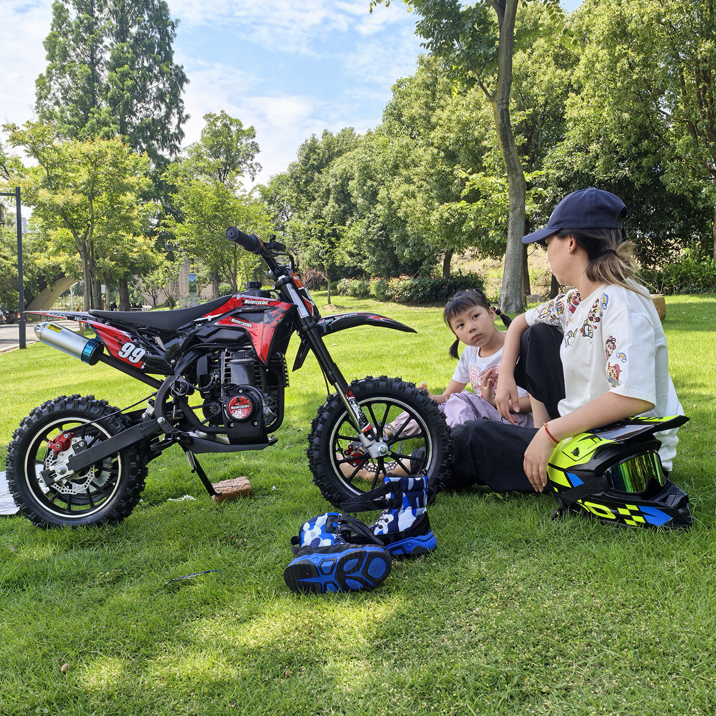 儿童山地越野49-50cc小排量迷你儿童加汽燃油版小型摩托车6到12岁