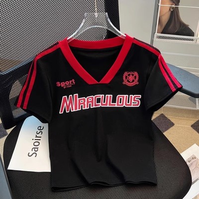 美式辣妹显瘦黑红色v领正肩短袖t恤女士潮牌辣妹显瘦修身短款上衣