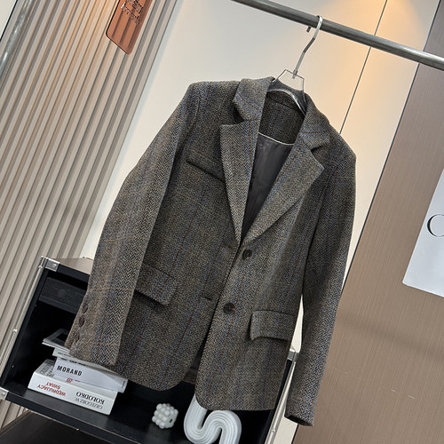 高品质！精纺全羊毛复古人字纹加厚正肩显瘦首尔呢西装外套女秋冬
