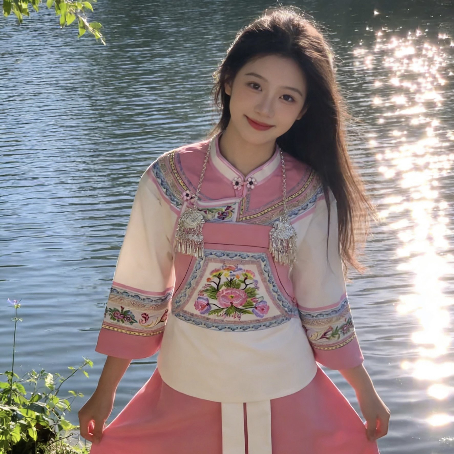 【全套】布依族服装女装贵州少数民族服装女套装壮族服装女装成人图片