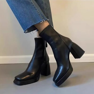 增高防水台小个子短靴女方头瘦靴