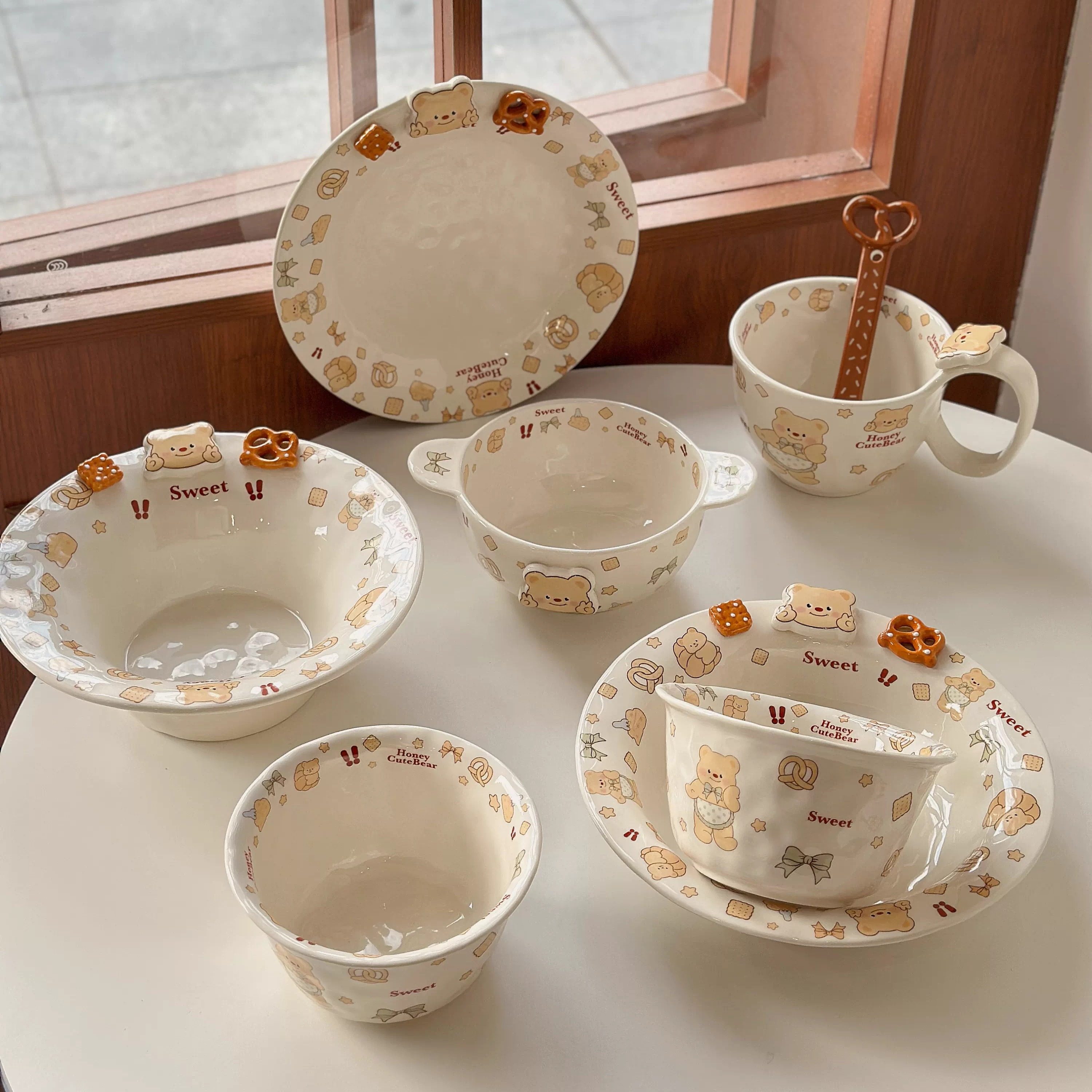 可爱小熊陶瓷餐具套装家用碗盘碟子卡通造型碗碟组合餐具甜品盘子