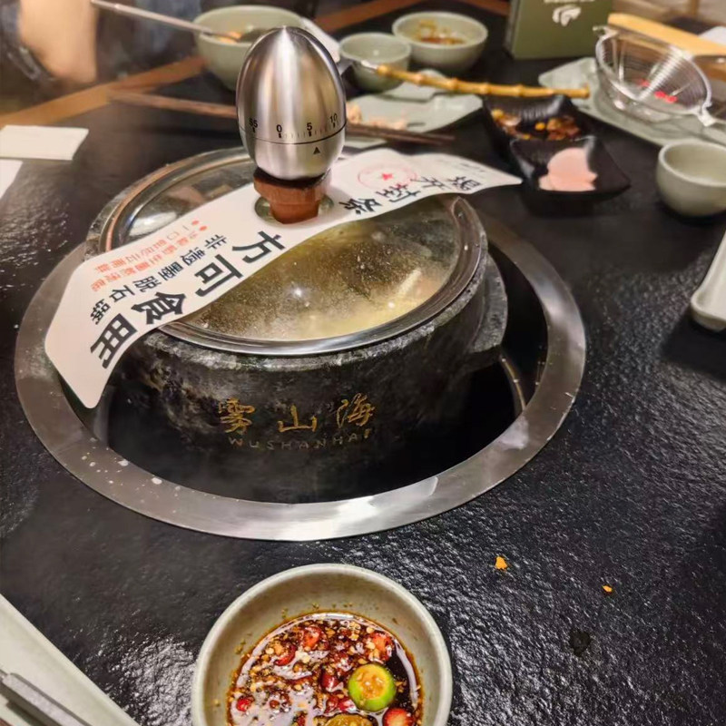 正宗墨脱石锅商用雾山海云南野生菌火锅店配商用电磁炉可定制LOGO