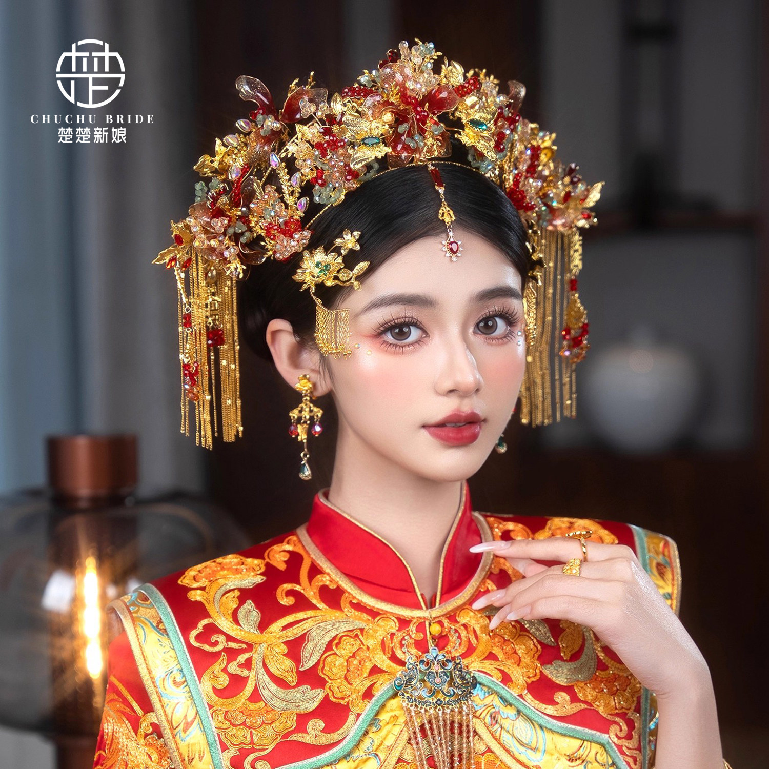 2025新娘头饰红金色凤冠流苏后区古典华丽中式手工发饰眉心坠饰品