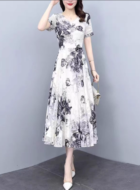 中年妈妈夏装雪纺连衣裙40岁50女夏季洋气高贵大码遮肚子减龄裙子