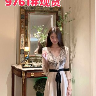 Hotdog 热狗很辣佩里千金法式浪漫复古杏色V领连衣裙女夏裙子