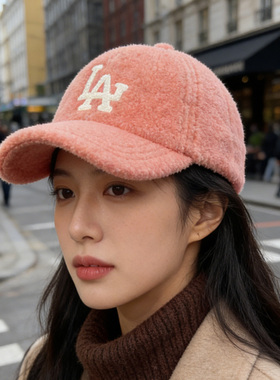特韩国东大门代购毛绒LA字母棒球帽鸭舌帽橙色明星同款女秋冬新款