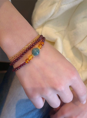 高级感酒红石榴石双圈手串水晶翡翠转运珠相思豆礼物女手链