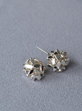 墙裂推荐小众ins风多切面闪亮银色镂空花球日常简约气质耳钉耳饰