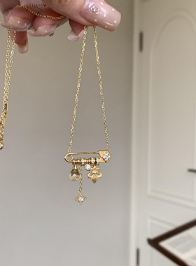 可拆卸拉丝鸢尾花芒星别针项链