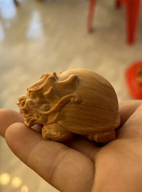 崖柏木雕小龙龟手把件实木雕刻双角龙头龟汽车装饰品摆件原木可盘