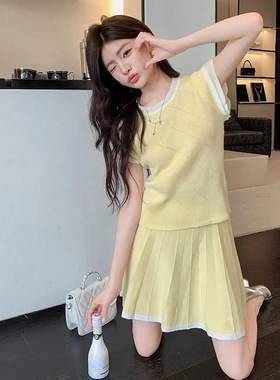 Trendy Bazaar夏时尚镂空圆领撞色黄色短袖针织上衣女百褶裙套装
