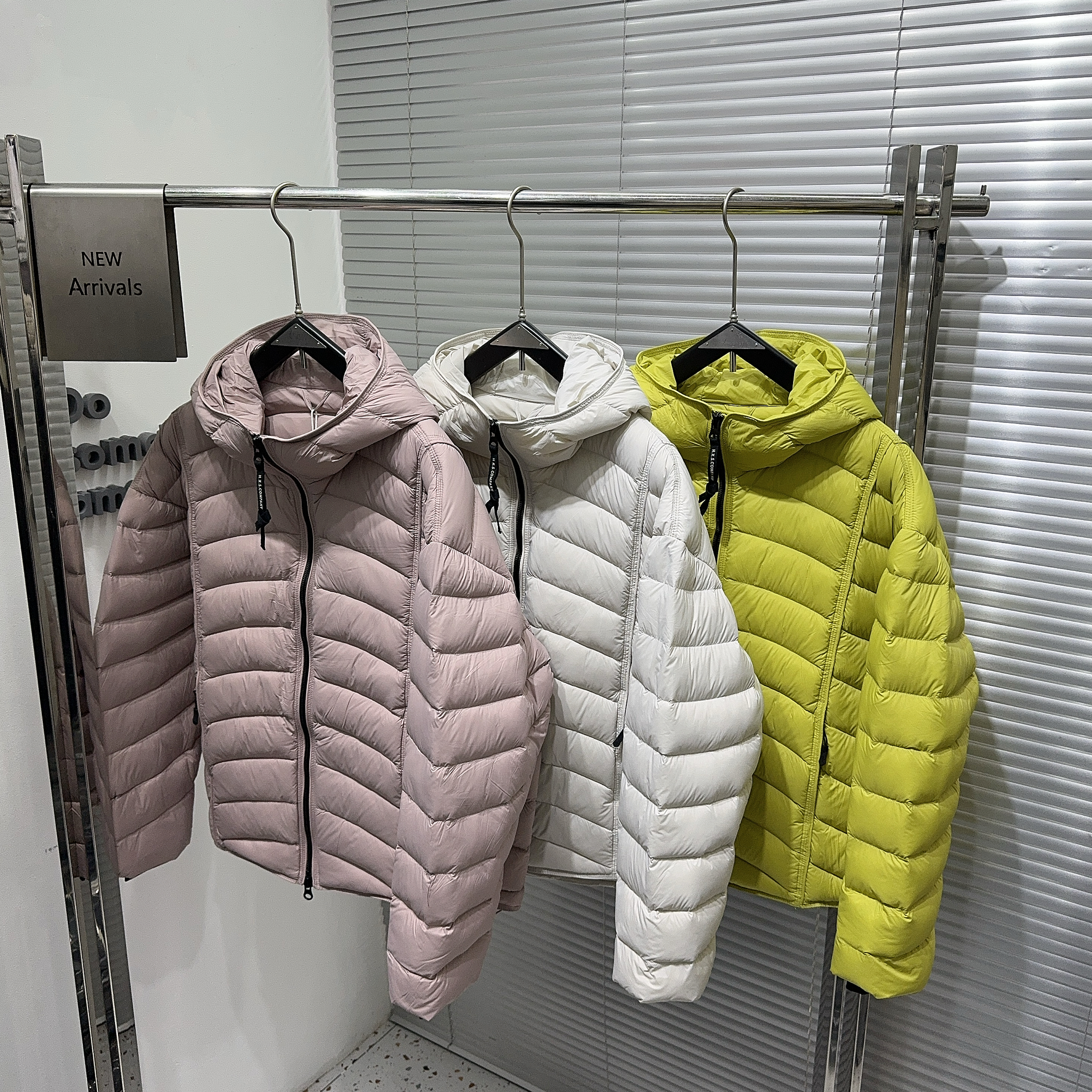 户外轻量化排骨绗缝连帽羽绒服男冬季加厚保暖双拉链90白鸭绒外套