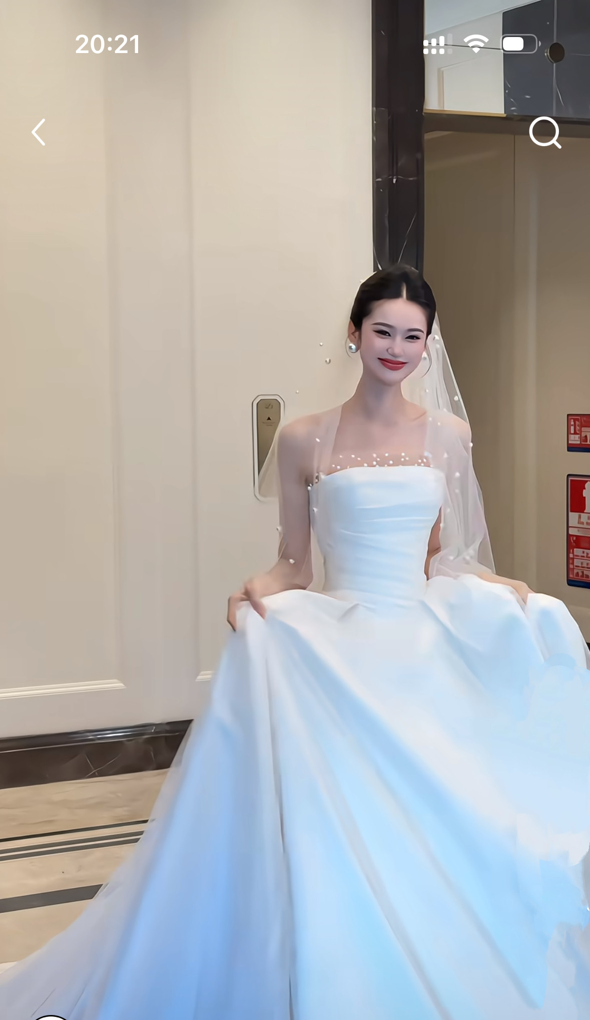 高级晚礼服订婚轻奢宴会礼服抹胸女2025新款高定白色婚纱拖尾