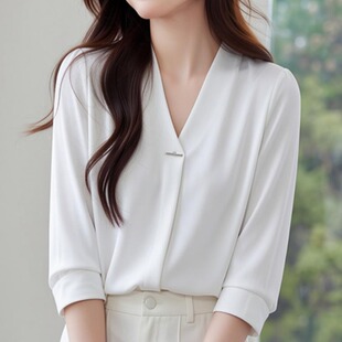 白色雪纺衬衫女五分袖V领春夏新款韩系大码设计感职业OL通勤上衣