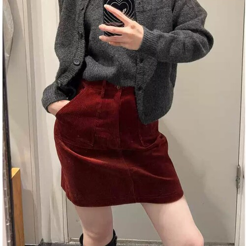 酒红色条绒半裙女A字裙遮胯中裙