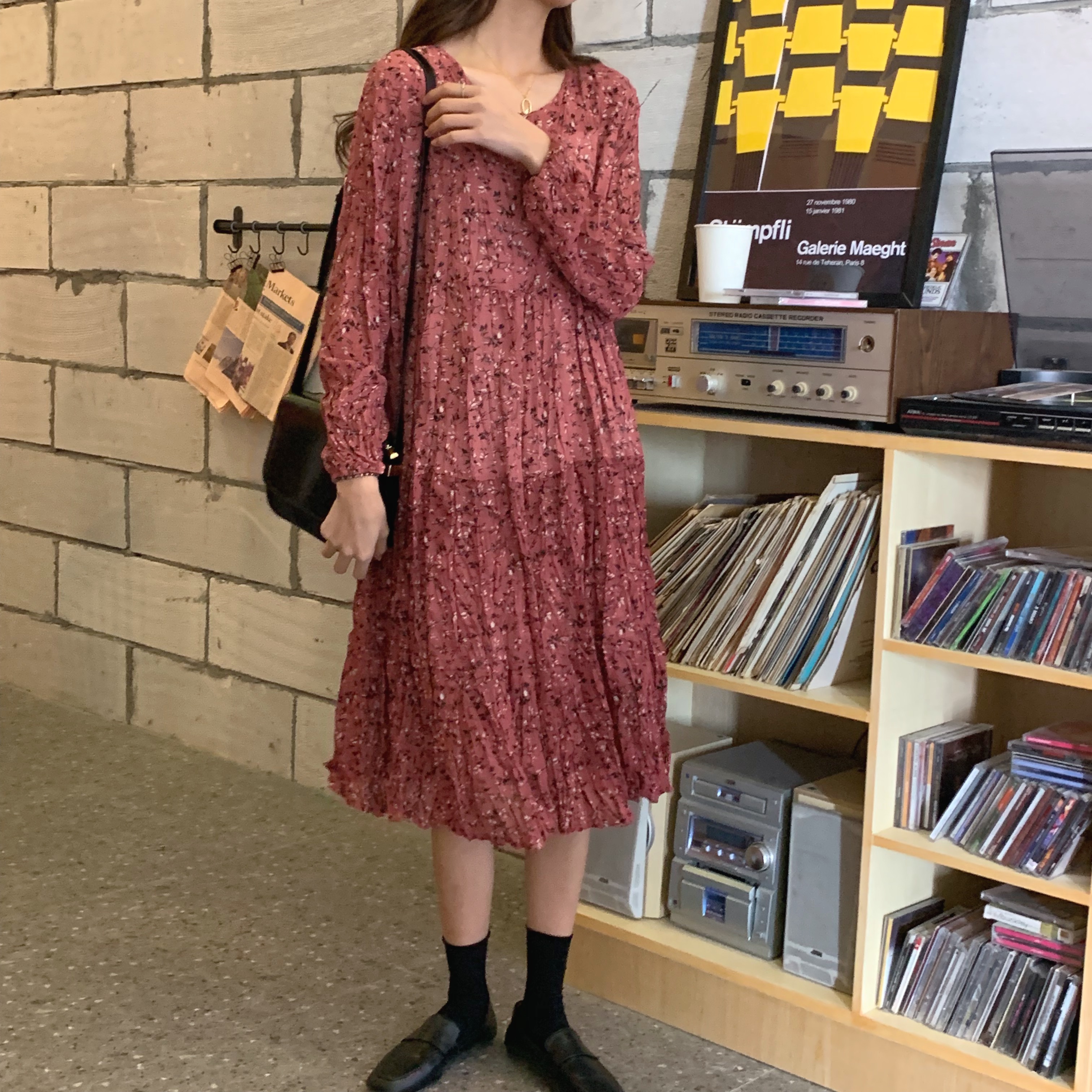 Real price real shot Korean version retro versatile slim floral round neck slim Chiffon Dress