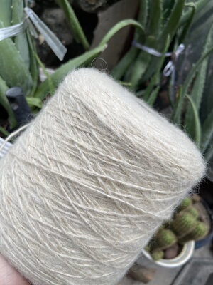 中粗特色羊毛马海毛混纺线 高比例冰岛毛 手编毛衣 帽子线