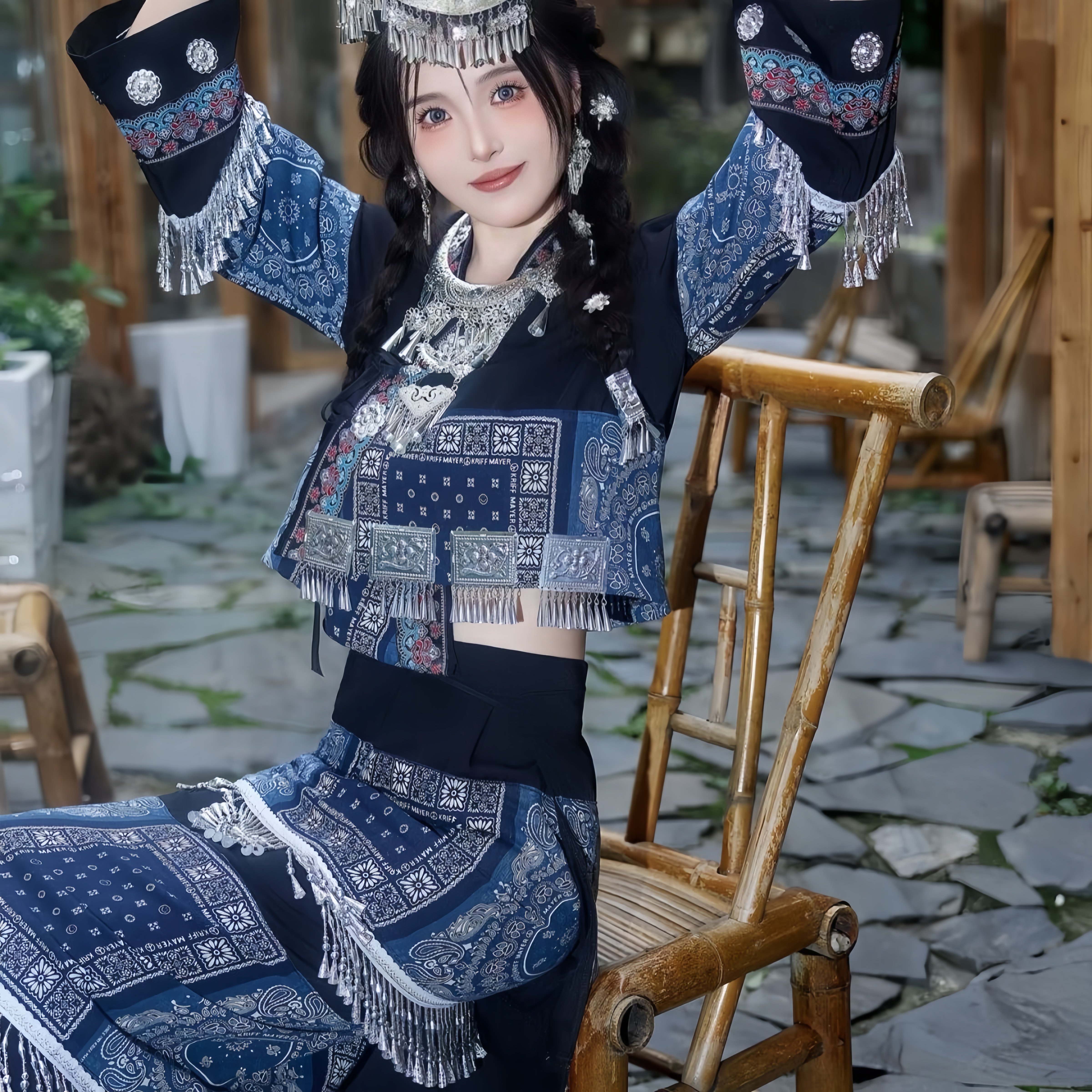 苗疆少女服装民族苗族云南旅拍摄影彝族少数民族新款爆款套装服饰