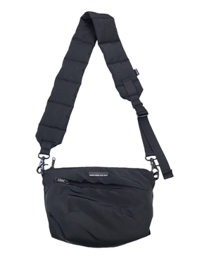 MEDKAI充棉手机包冬天搭羽绒服斜挎单肩小包云朵包饺子包男胸包女