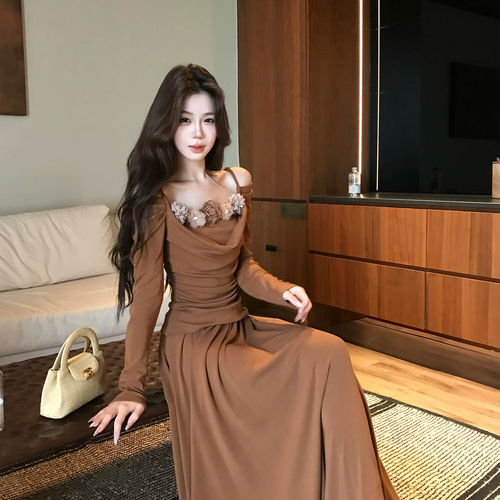 木子李的李温柔复古风长袖吊带荡领针织收腰上衣垂感半身裙套装秋