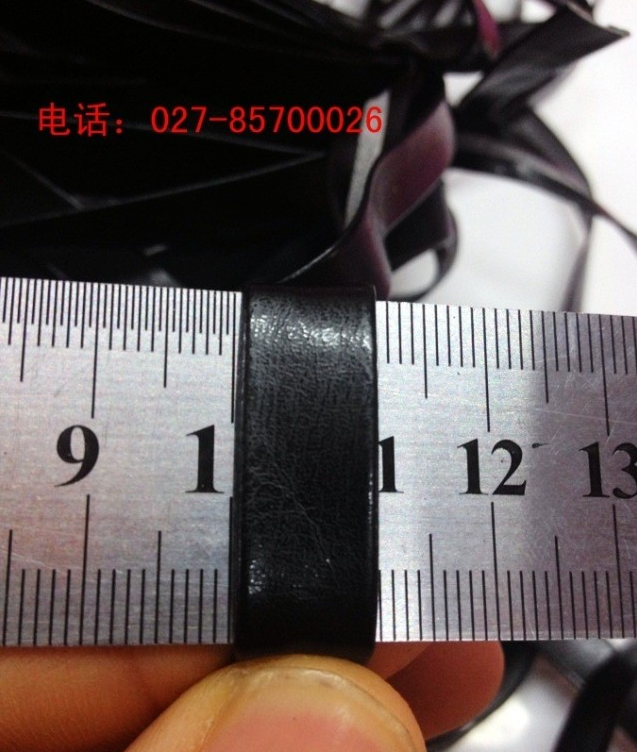 征：光滑，精致，色彩绚丽 用途：适合做汉服、旗袍、COS装、娃衣、唐装、等各类包边 目前市面上最好的PU皮条 水洗不掉皮 颜色款式齐全小店 畅销产品 店长推荐