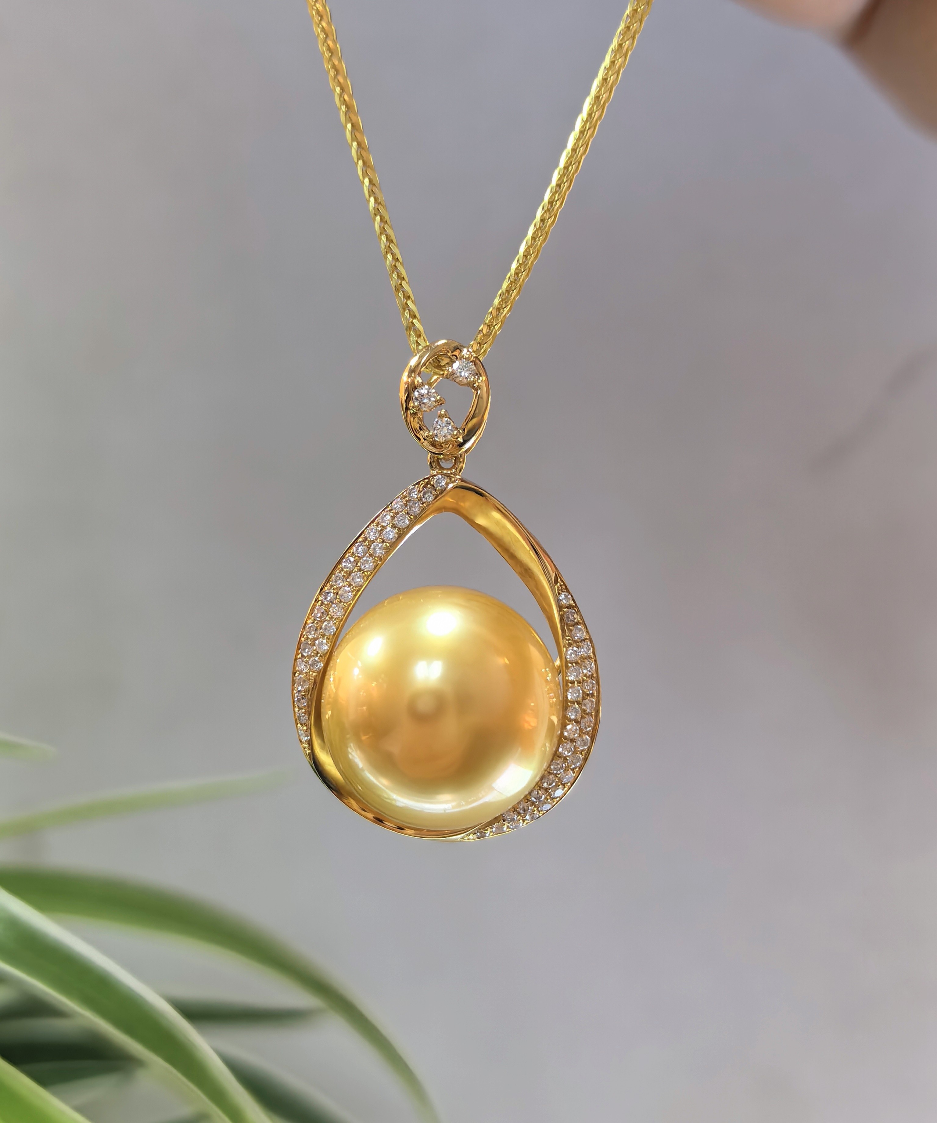 天然正品南洋金珠海水珍珠18k金钻石吊坠项链百搭日常近圆大点位