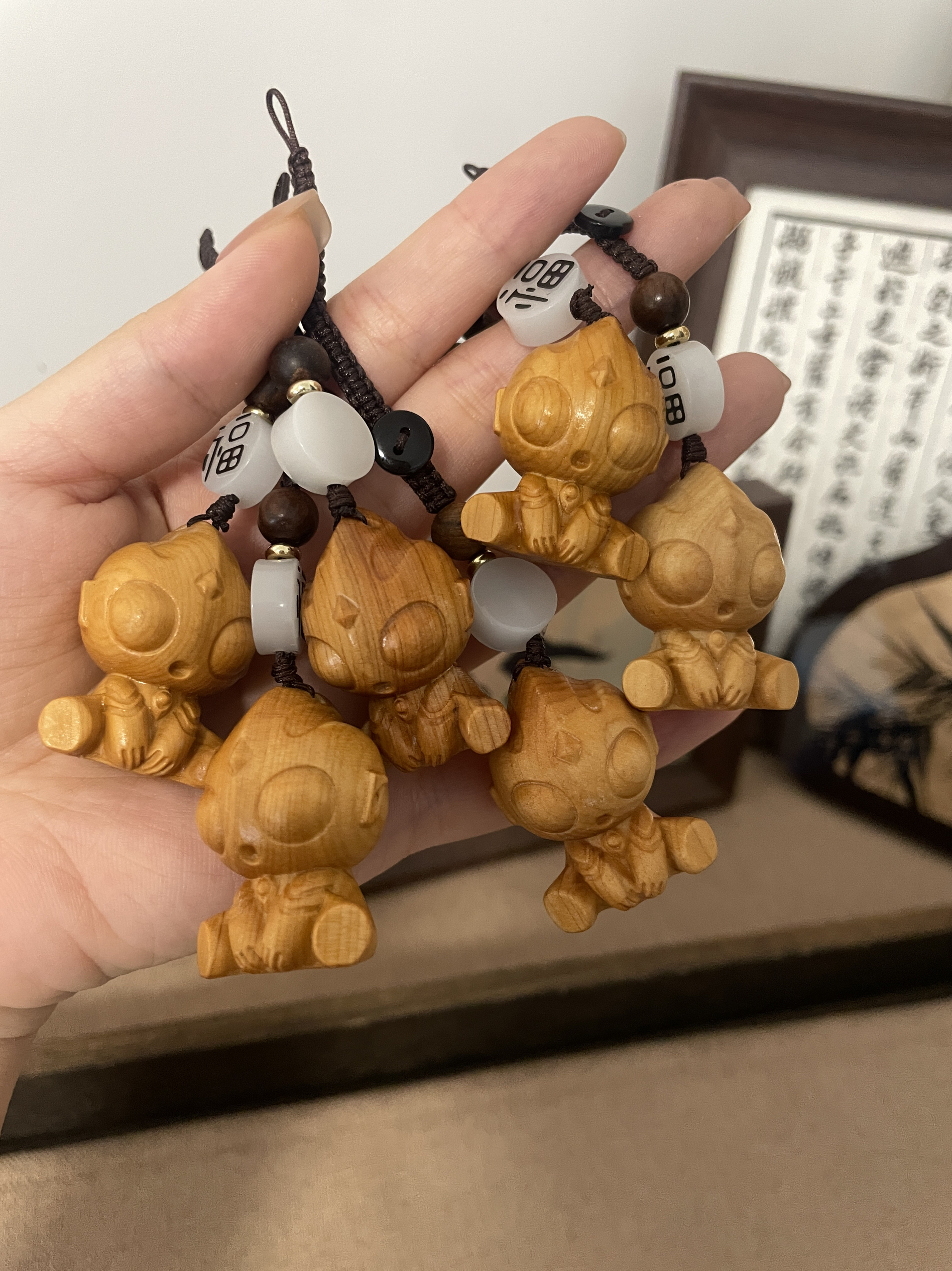 乔治姐姐/木雕卡通可爱奥特曼汽车钥匙扣木质雕刻工艺品包挂