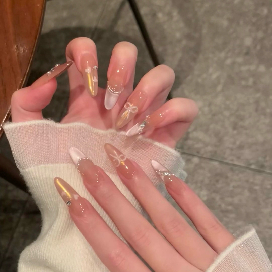 鎏金极光猫眼高级感穿戴美甲