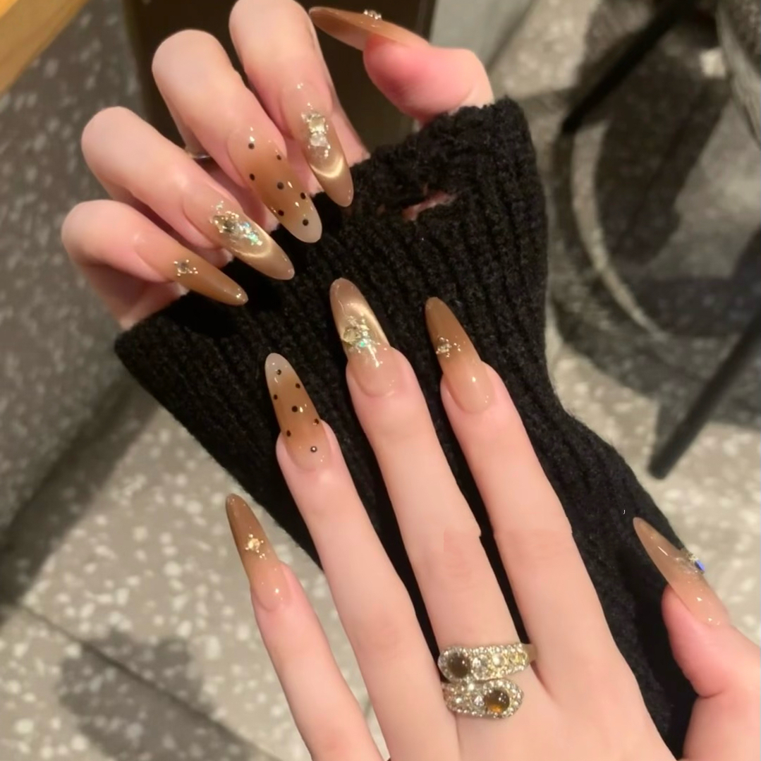 显白卡布奇诺渐变假指甲