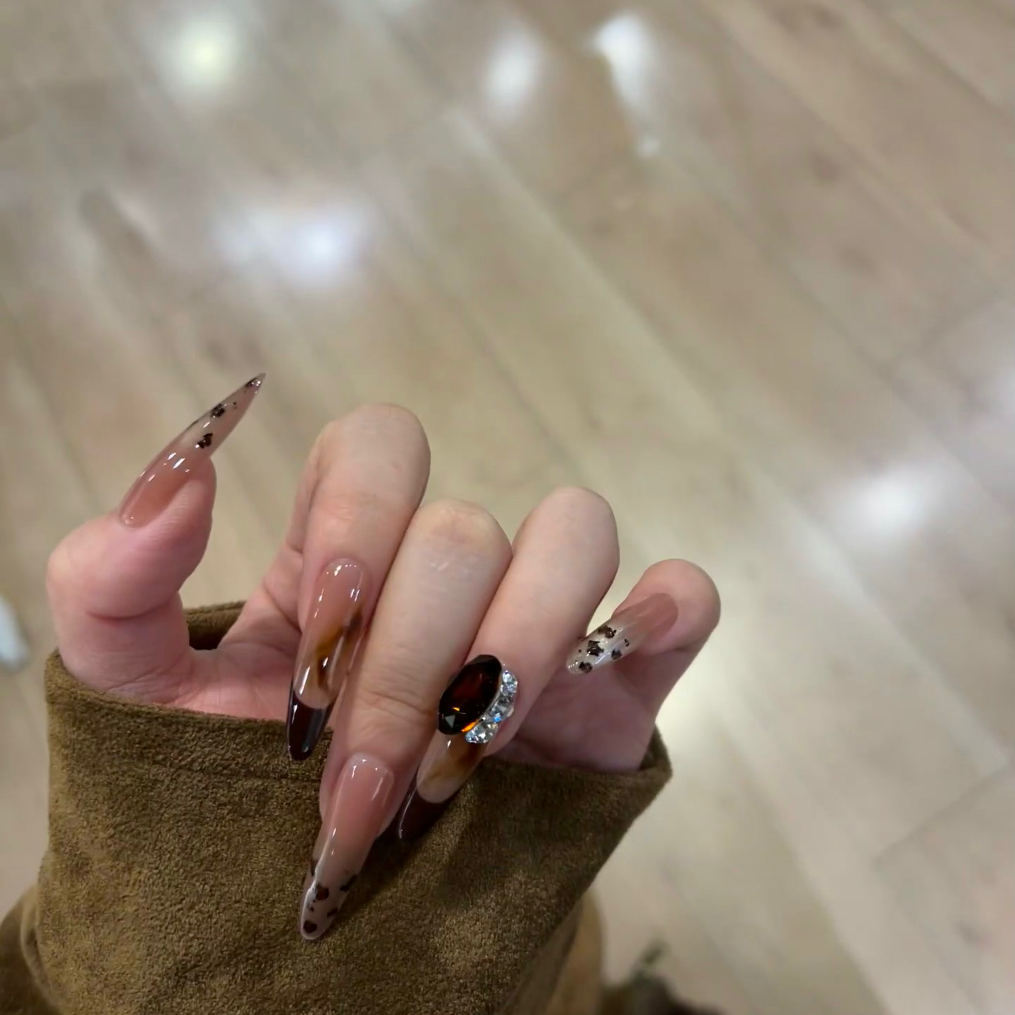豹纹法式鸽子蛋成品美甲