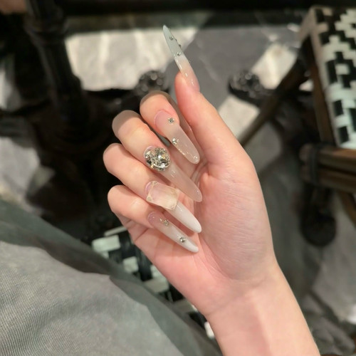 裸色渐变气质冰糖钻成品美甲