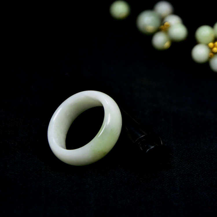 陕西蓝田玉女士戒指四大名玉之一